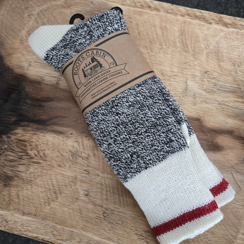 Roots Cabin Men's Black and White Socks 2 PAIR NEW Cold Weather Must Have